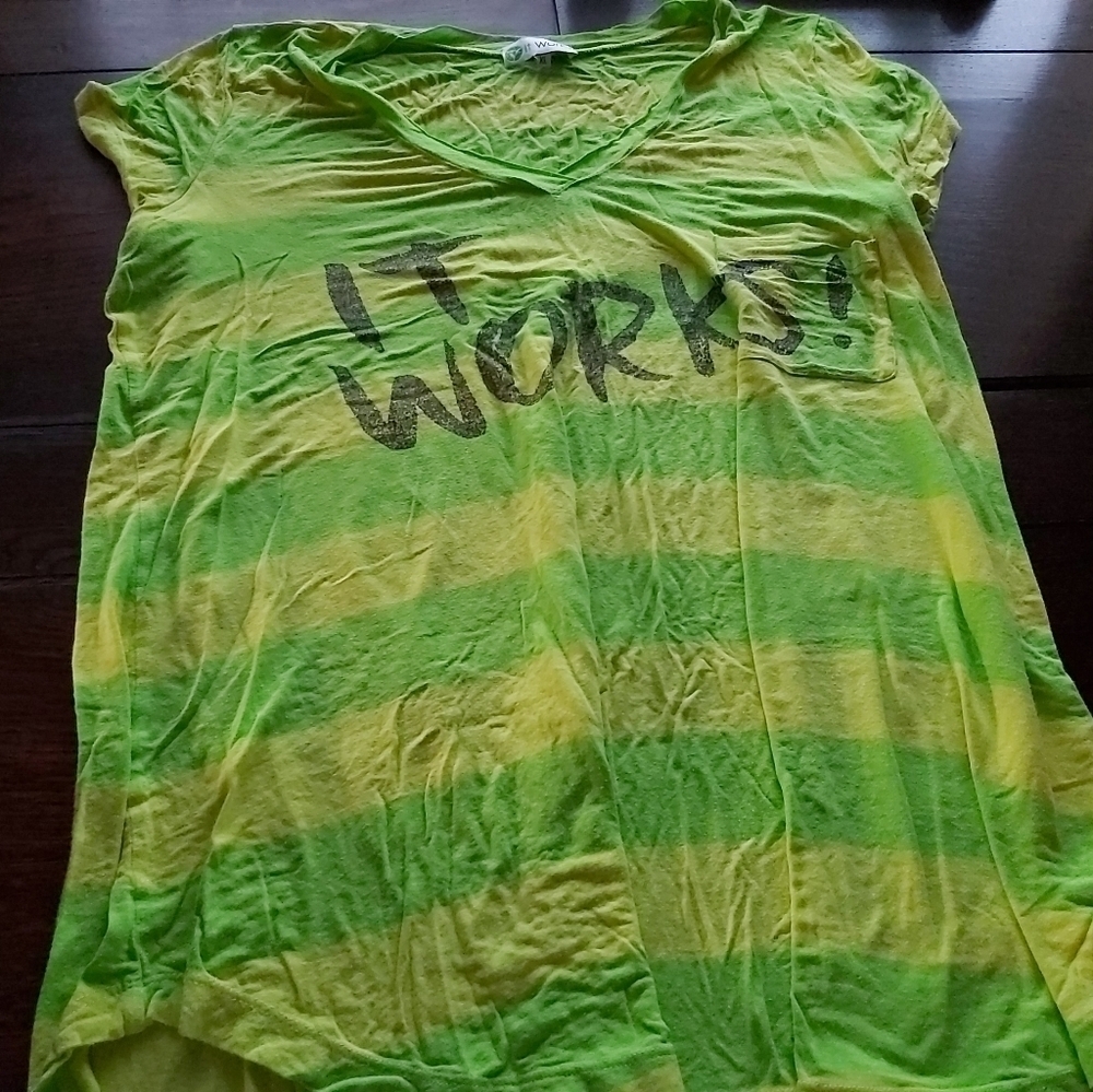 *FREE WITH PURCHASE OF 2 ITEMS*NEW* * TSHIRT/B2B